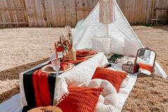 Offering without online payment (No Fees): Signature Luxe Picnic