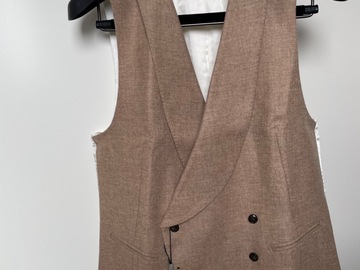 Selling with online payment: [EU] NWT Suitsupply brown shawl collar db vest, size 38R