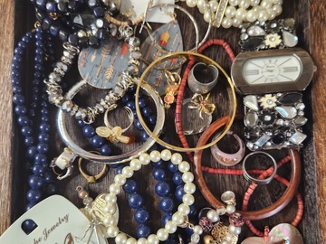 Comprar ahora: Vintage and Modern Mixed Jewelry Lot