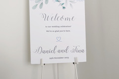 Renting out: White easel stand - HIRE