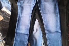 Vender: Ladies jeans in stock