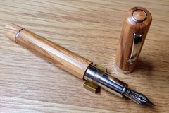 Renting out: Omas Milord Olivewood - 18kt M nib