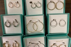 Buy Now: 40 pairs-Asst. Earrings in Tiffany Blue Gift Boxes-$15 retail-$2.