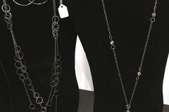 Comprar ahora: 50 sets-Designer Name Gunmetal Necklace & Earring Sets-$1.99 est