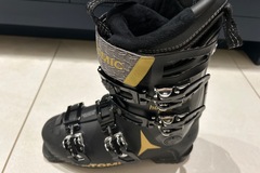 Winter sports: Atomic Hawx 105s prime ski boot size 25.5.
