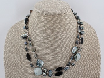 Comprar ahora: One Dozen Mother of Pearl Shell Necklaces #N2384