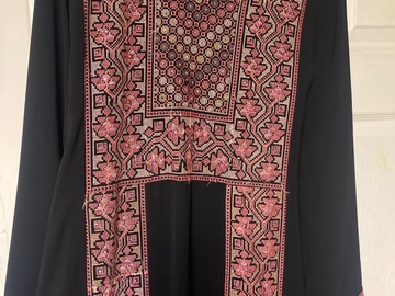Selling with online payment: Black and pink abaya tatreez