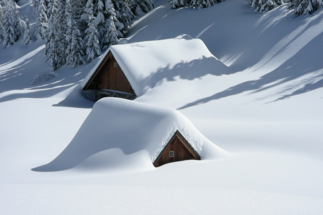 Snow depth measuring for roads, buildings and resorts