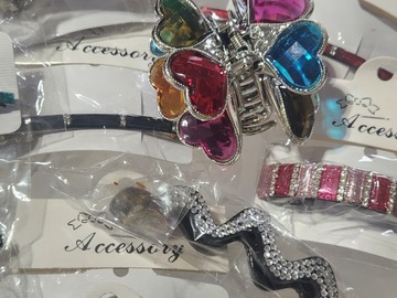 Comprar ahora: 83 HAIR CRYSTAL MIX LOT AND FLOWERS CLIPS.