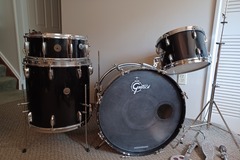 Selling with online payment: Gretsch 50's round badge kit/ offers considered.
