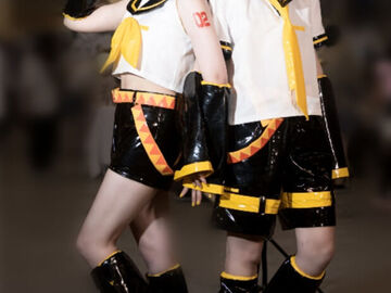 In Search Of: Kagamine Rin AND Len Cosplay