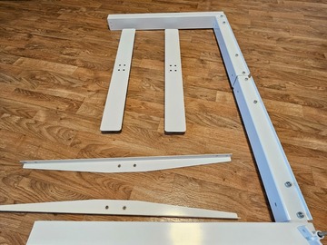 Myydään: Ikea adjustable desk