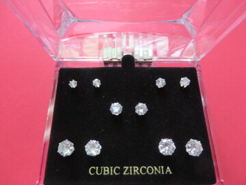 Comprar ahora: Cubic Zirconia Boxed Earrings - Five Pair
