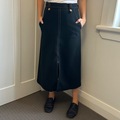 Selling: Skirt with constrast stitching 