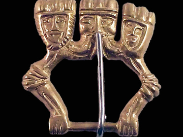 Venda: Medieval belt buckle with 3 heads (Shipping in France)
