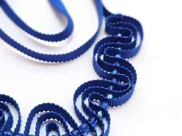  : Blue ribbon necklace