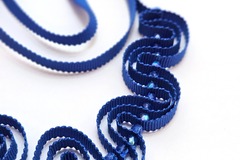  : Blue ribbon necklace