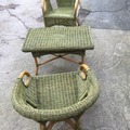 À vendre: Ensemble de deux chaises et une table en rotin