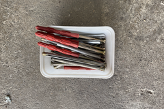 À vendre: Vis avec chevilles