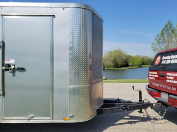 Renting out with online payment: 4hr Enclosed Trailer Delivery