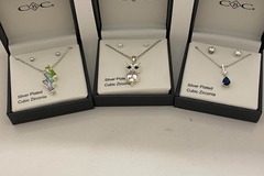 Comprar ahora: 20 pcs--CZ necklace & earring sets-Boxed-$2.99 each!