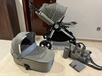 Selling: Mamas and Papas Ocarro Stroller Set with Carry Cot and Changing