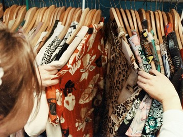 Comprar ahora: 50 Piece Womens Short Sleeve Blouses Tops Mystery Box