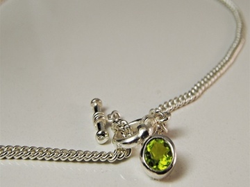 Buy Now: 25 pcs-Peridot Sterling Silvertone Toggle Necklace 16"--$2.00 ea