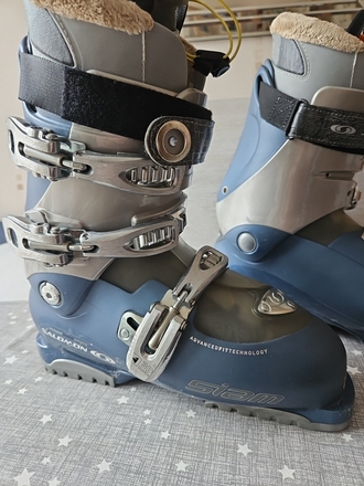 Shop secondhand outdoor activity ski and snowboard clothing and gear