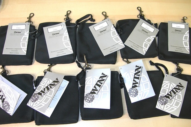 (110) Small Size Purse with Key Holder 