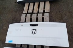 Selling with online payment: 2009 to 2023 Dodge Ram - Tailgate