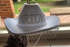 Selling: Bride cowboy hat 