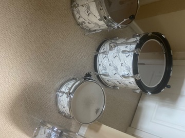 Selling with online payment: Keller Maple 4 pc Jazz set