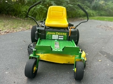  Selling: John Deere Z235 Zero Turn Lawn Mower