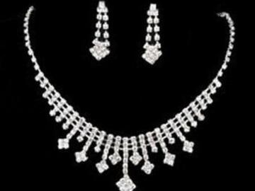 Buy Now: (100pc)Womens Fashion Accessories -  Necklace Sets & Eyelash Sets