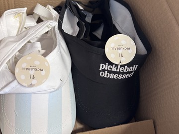 Comprar ahora: 4 Cases of Pickleball Visor Hats & Matching Belt bags 15 per case