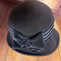 Selling: Vends chapeau "cloche" marron 