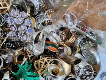 Buy Now: 500pc Rings Costume Jewelry Mystery Box Grab Bag 