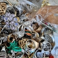 Comprar ahora: 500pc Rings Costume Jewelry Mystery Box Grab Bag 