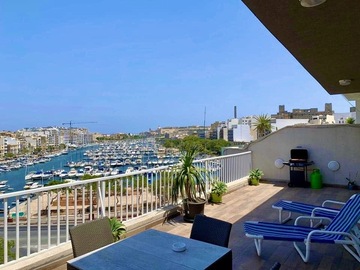 Rooms for rent: Double bedroom with ensuite in penthouse with marina view (Msida)