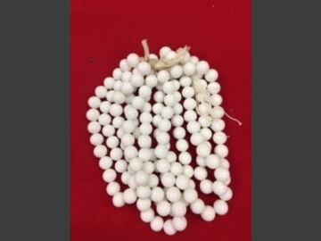 Comprar ahora: 25 lbs--Vintage Japanese Glass Chalkwhite Beads--12mm $4.00 lb