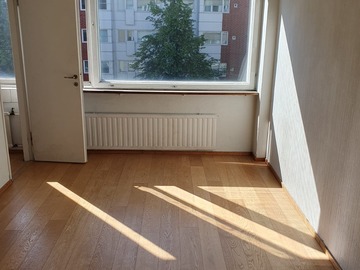 Annetaan vuokralle: 1 large sunny room in Hakaniemi, Helsinki