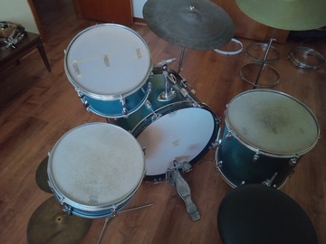 VIP Member: 1965 Pearl 4 piece Drum Set Amazing condition**second owner