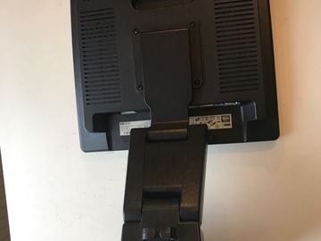 À vendre: 2 Ecrans d’ordinateur HP 1740