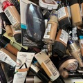 Comprar ahora: 125 PC SALAVAGE Makeup Cosmetics Lot