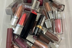 Comprar ahora: 27 PC Lip Lot Lipstick Gloss Creams