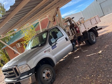 En alquiler: Ford 4000 con hidrogrua 5000 kg 