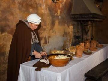 назначение: Medieval Food, June 2024, Chepstow Castle, Wales - UK