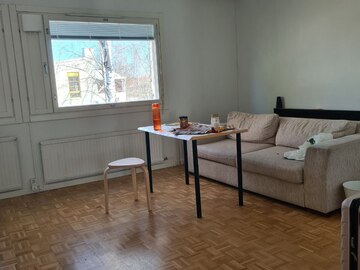 Renting out: Subleasing a furnished room from June 