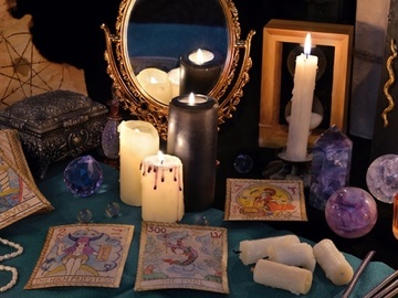 Selling: POWERFUL NEW MOON READING + BONUS Spell